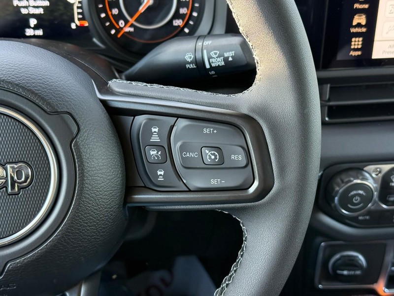 Jeep Gladiator Vehicle Full-screen Gallery Image 9