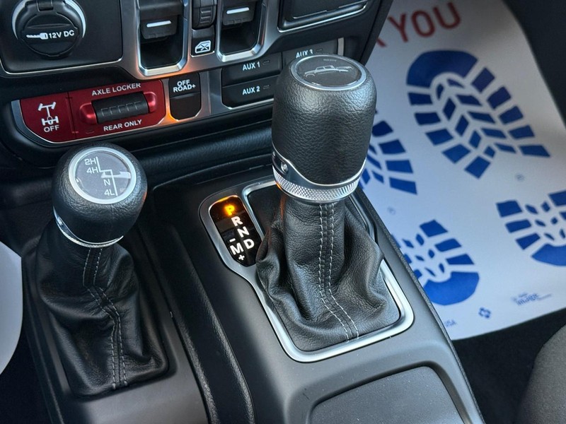 Jeep Gladiator Vehicle Full-screen Gallery Image 10