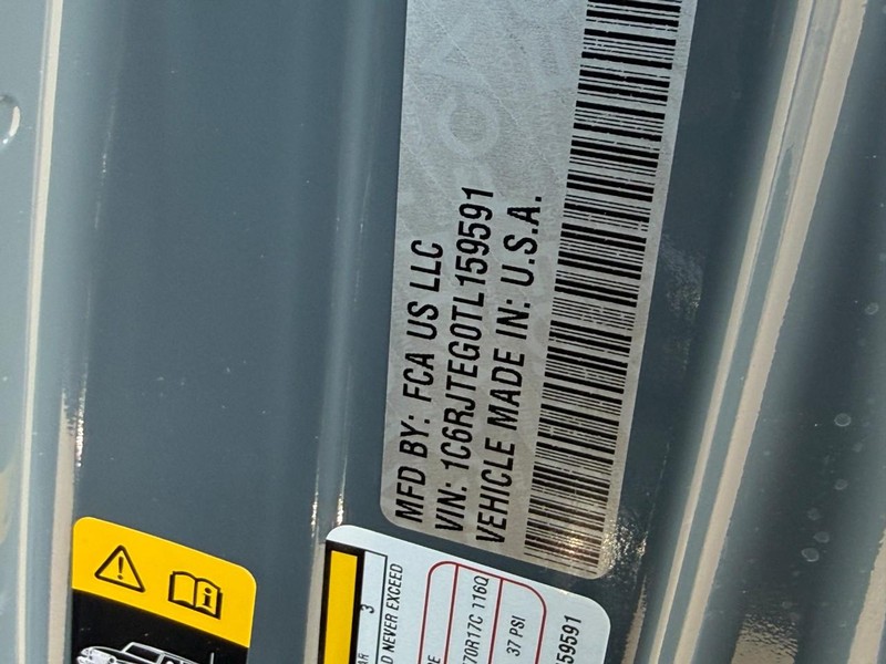 Jeep Gladiator Vehicle Full-screen Gallery Image 13