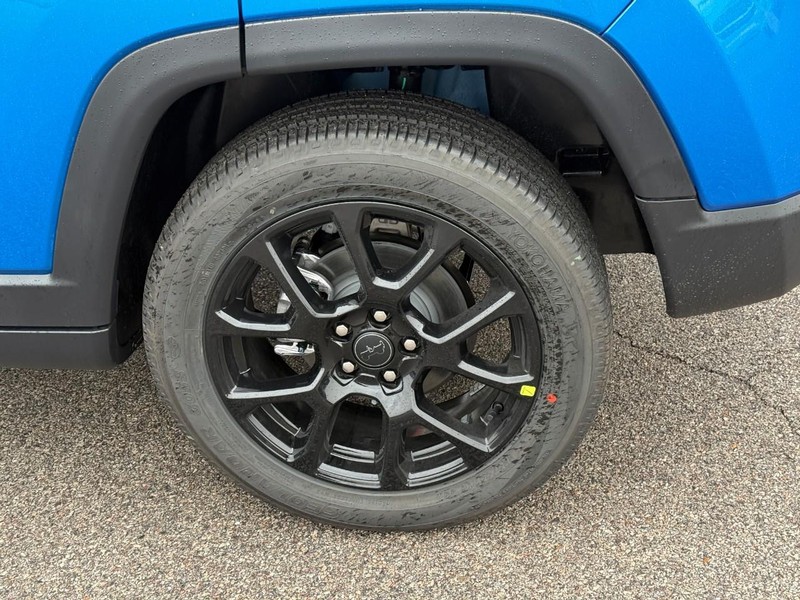 Jeep Compass Vehicle Full-screen Gallery Image 4