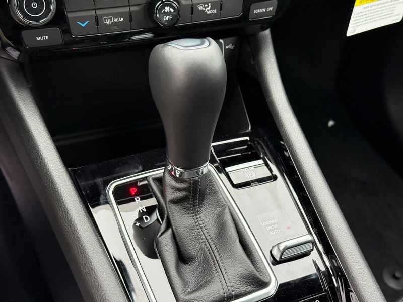 Jeep Compass Vehicle Full-screen Gallery Image 14