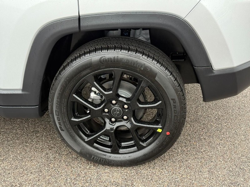 Jeep Compass Vehicle Full-screen Gallery Image 3