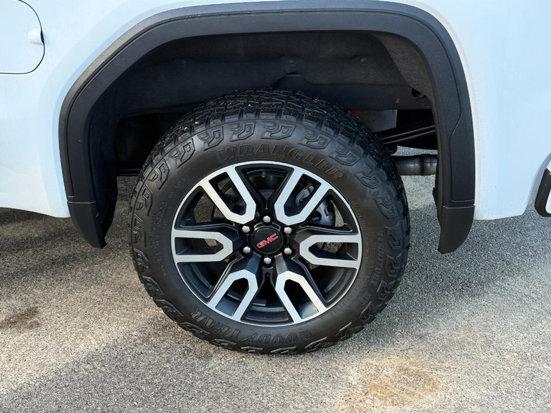 GMC Sierra 1500 Vehicle Image 05