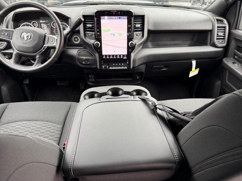 Ram 3500 Vehicle Full-screen Gallery Image 6