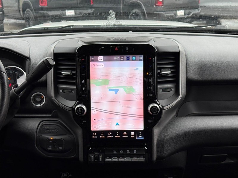 Ram 3500 Vehicle Full-screen Gallery Image 8