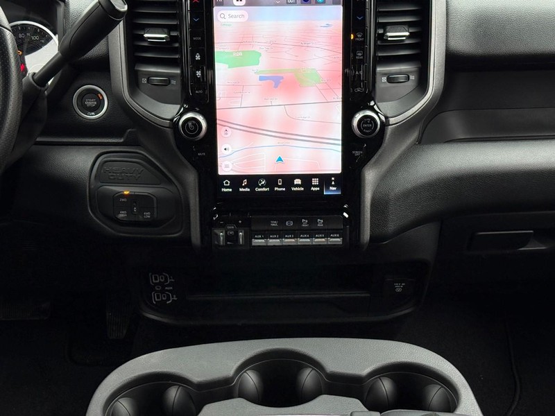 Ram 3500 Vehicle Full-screen Gallery Image 9