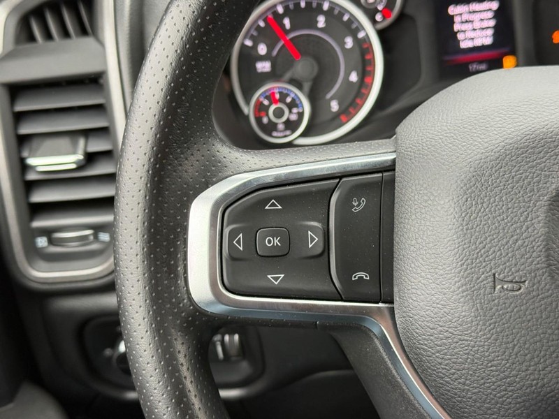 Ram 3500 Vehicle Full-screen Gallery Image 13