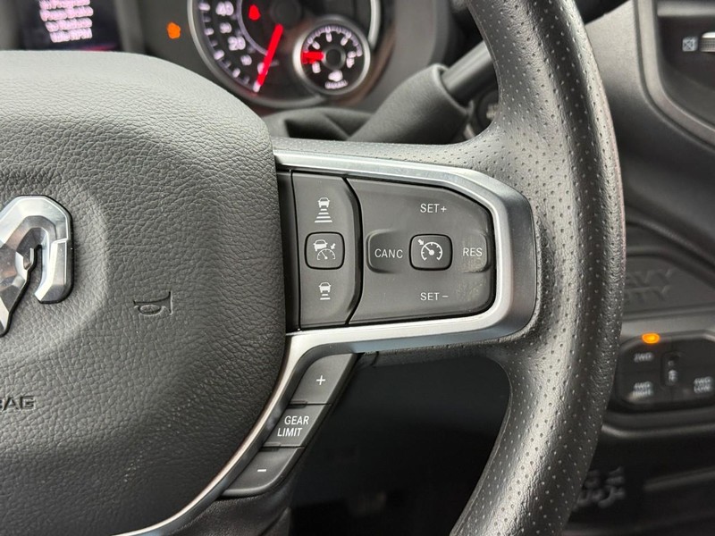 Ram 3500 Vehicle Full-screen Gallery Image 14