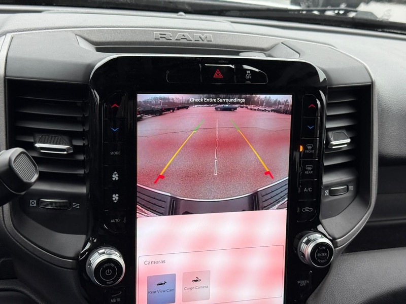 Ram 3500 Vehicle Full-screen Gallery Image 15