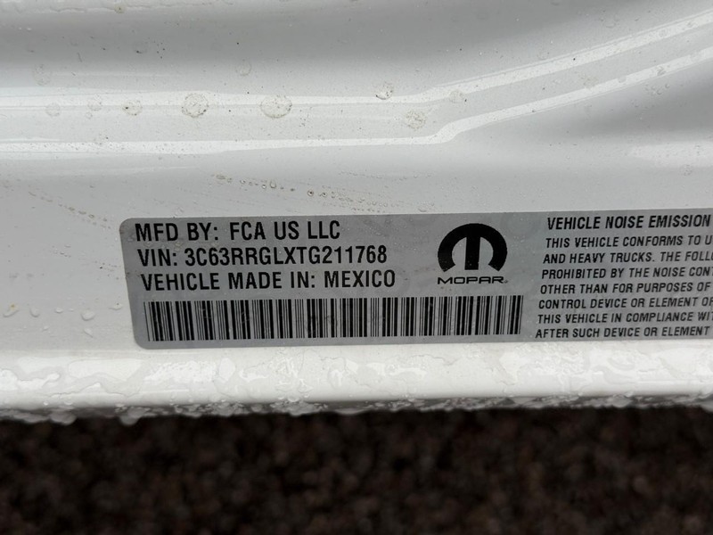 Ram 3500 Vehicle Full-screen Gallery Image 16