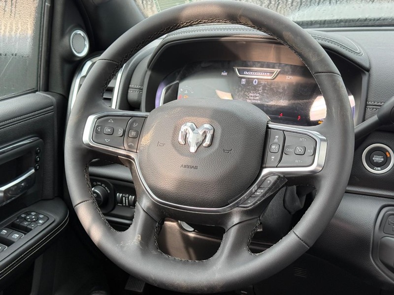 Ram 2500 Vehicle Full-screen Gallery Image 9