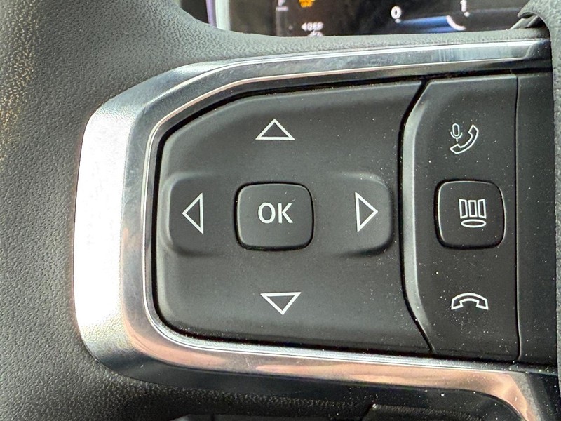 Ram 2500 Vehicle Full-screen Gallery Image 10