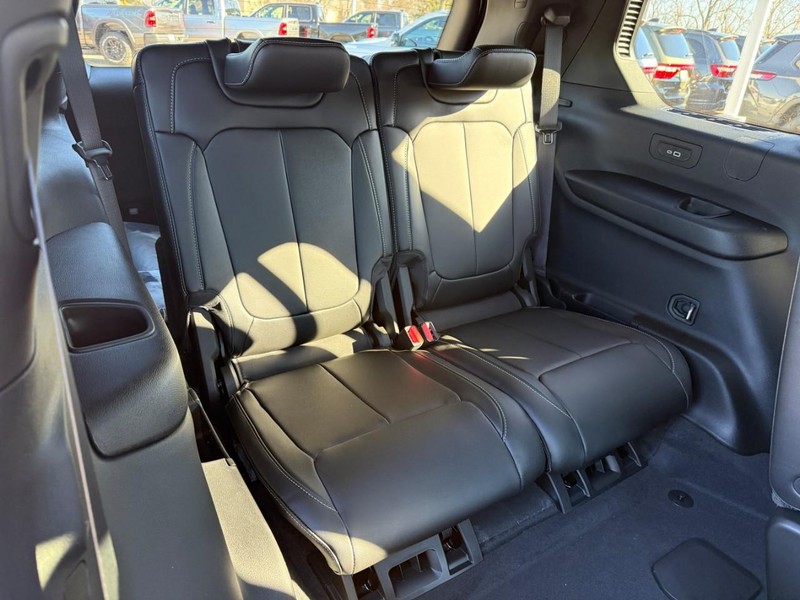 Jeep Grand Cherokee L Vehicle Image 08