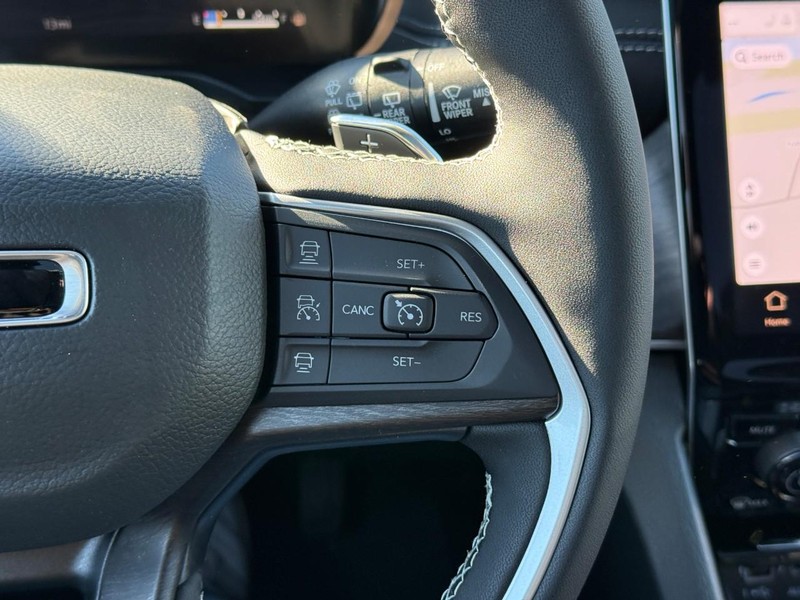 Jeep Grand Cherokee L Vehicle Image 20