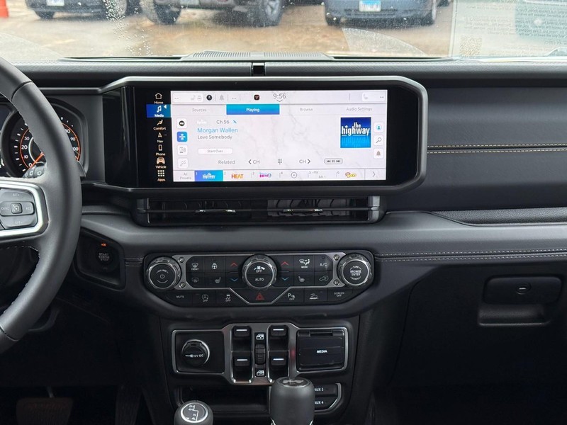 Jeep Wrangler Vehicle Image 11