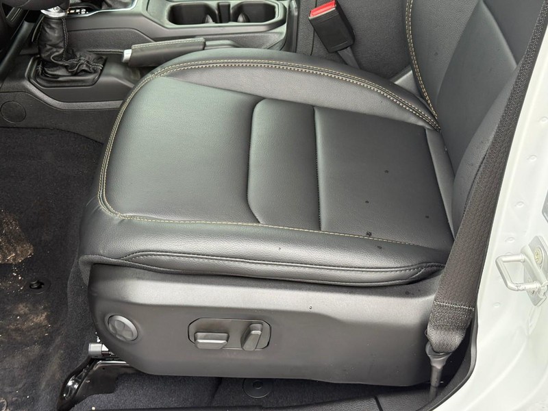 Jeep Wrangler Vehicle Image 14