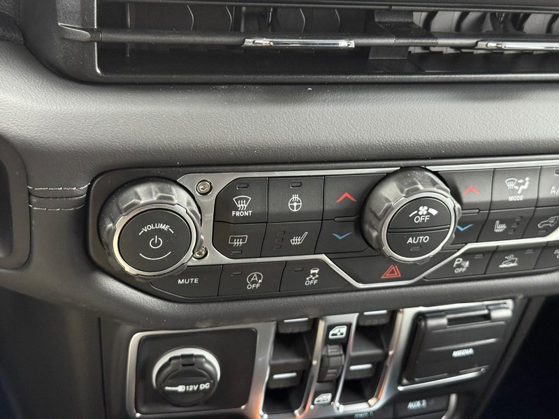 Jeep Wrangler Vehicle Image 18