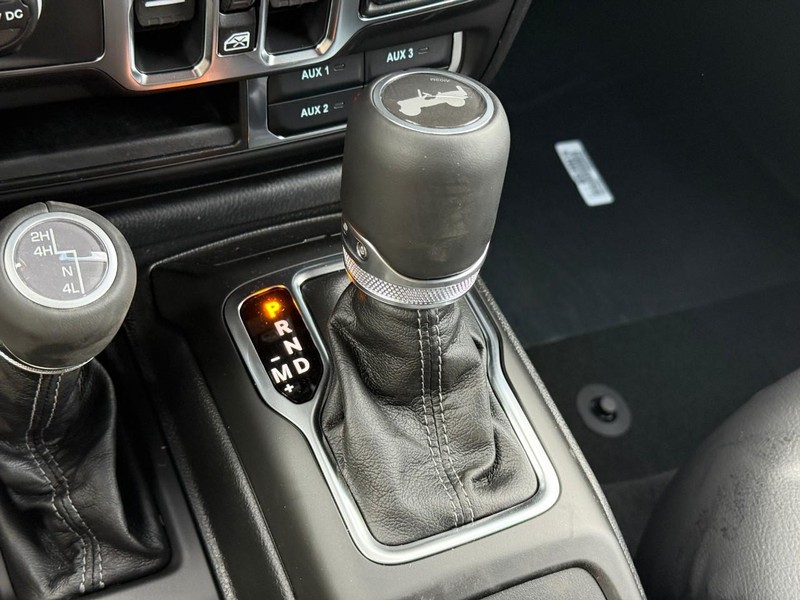 Jeep Wrangler Vehicle Image 19