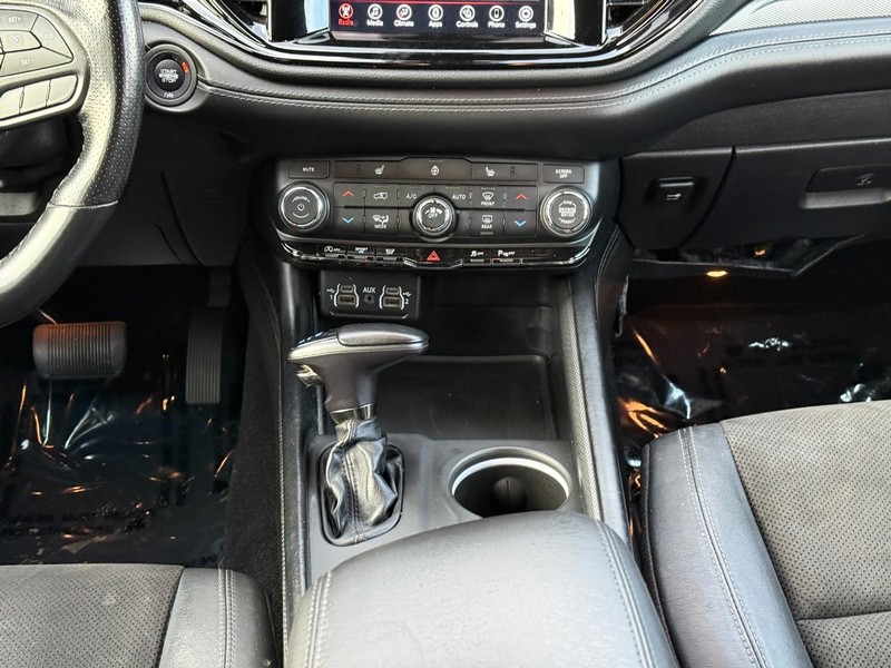 Dodge Durango Vehicle Image 18