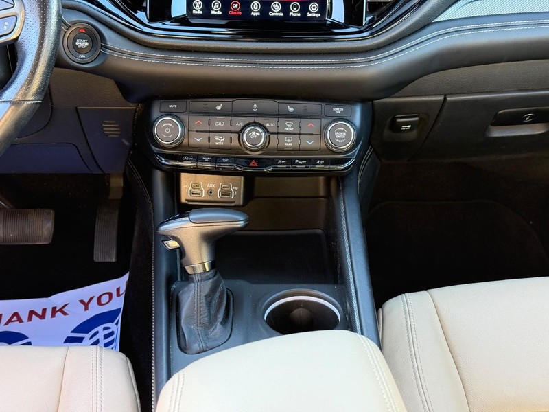 Dodge Durango Vehicle Image 18