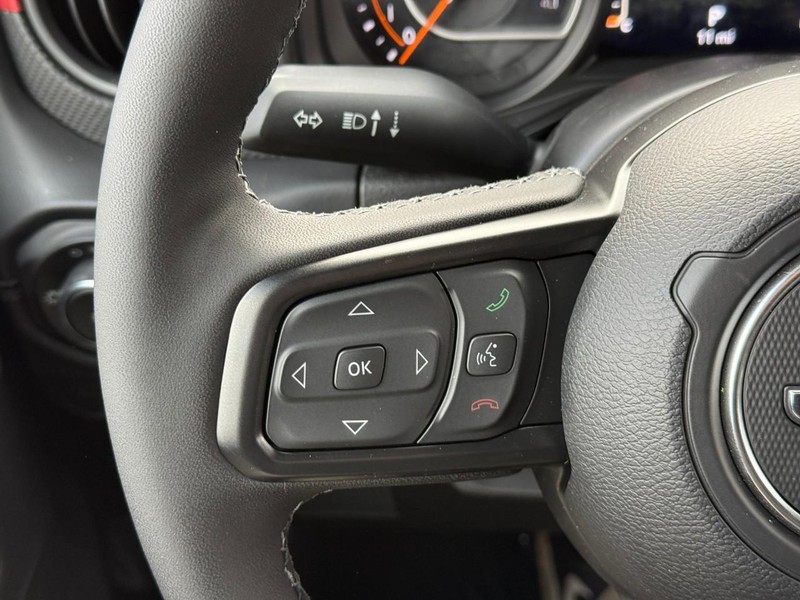 Jeep Wrangler Vehicle Image 14