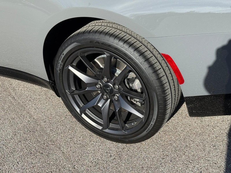 Dodge Charger Vehicle Full-screen Gallery Image 4