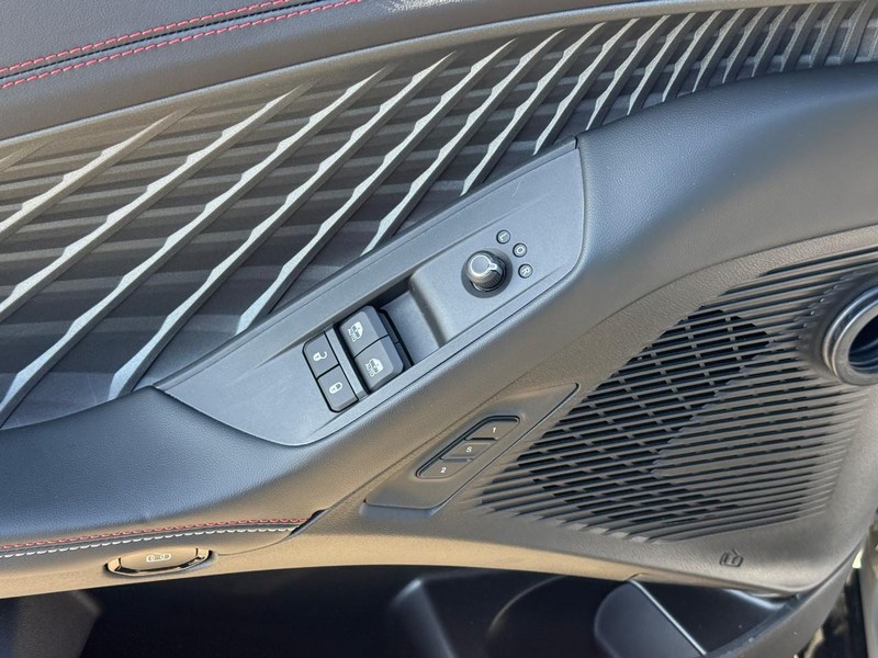 Dodge Charger Vehicle Full-screen Gallery Image 8