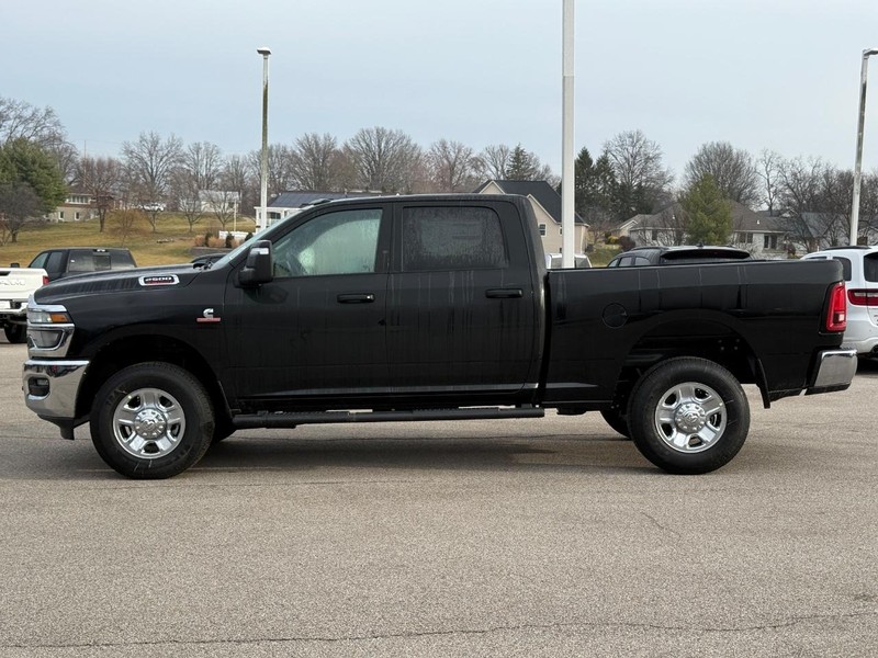Ram 2500 Vehicle Full-screen Gallery Image 2
