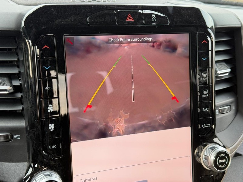 Ram 2500 Vehicle Full-screen Gallery Image 13