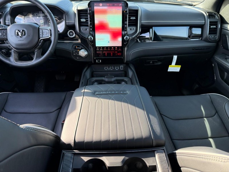 Ram 1500 Vehicle Full-screen Gallery Image 6