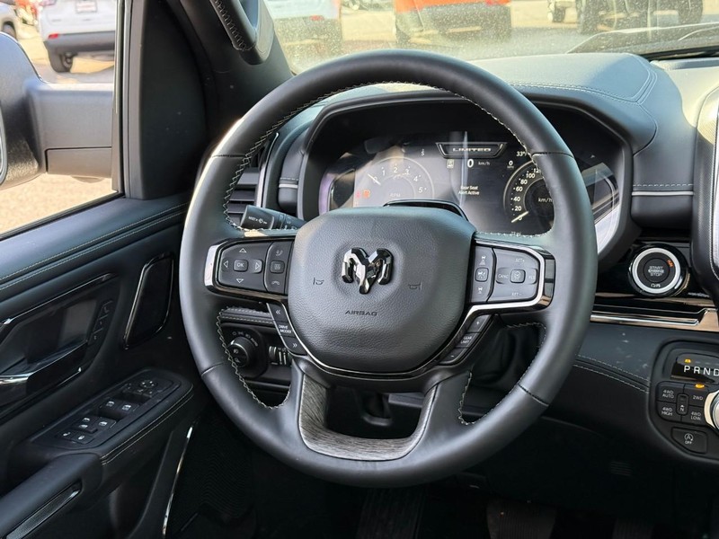 Ram 1500 Vehicle Full-screen Gallery Image 7