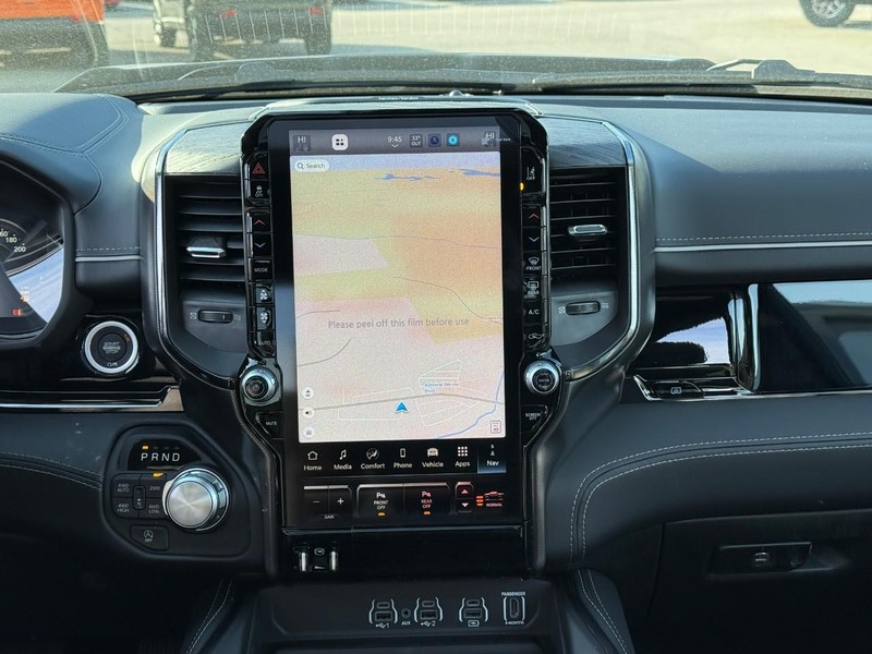 Ram 1500 Vehicle Full-screen Gallery Image 8