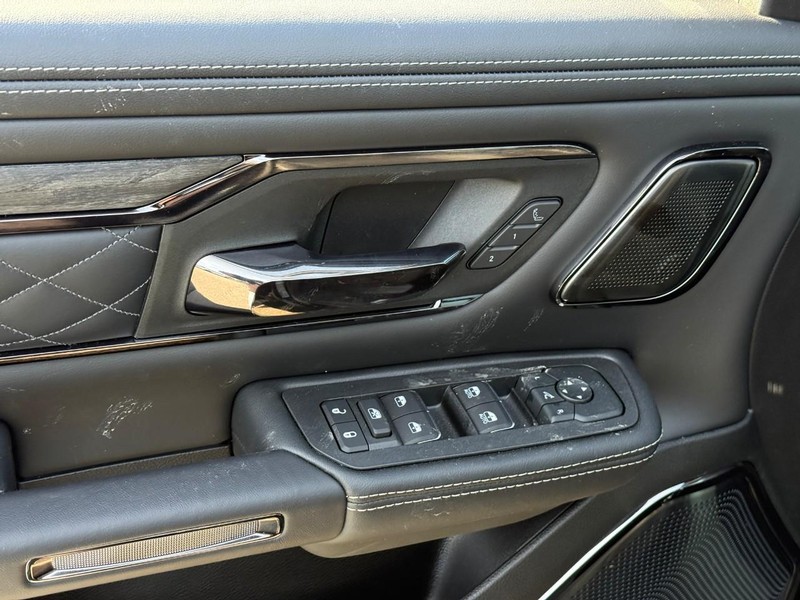 Ram 1500 Vehicle Full-screen Gallery Image 10