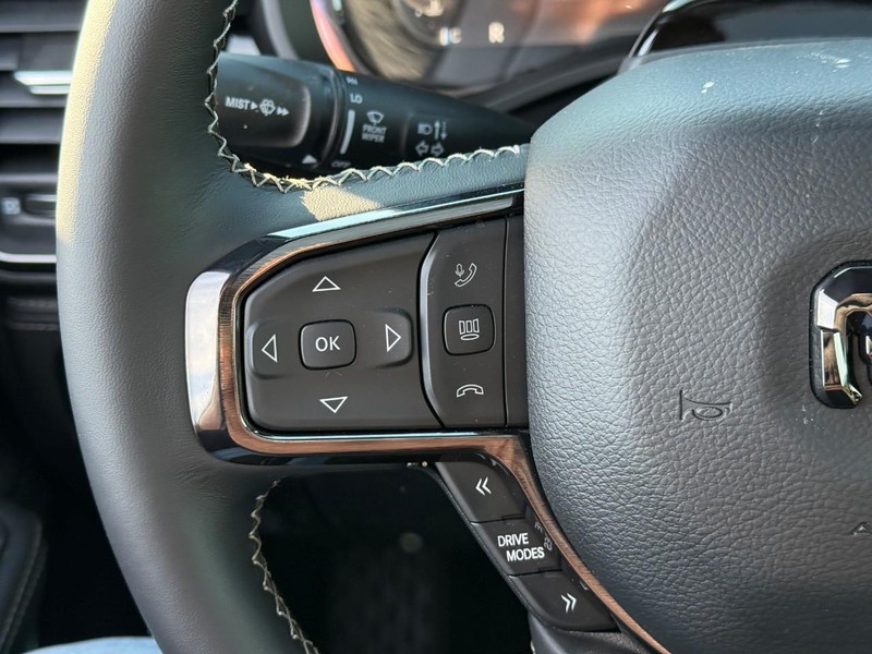 Ram 1500 Vehicle Full-screen Gallery Image 15