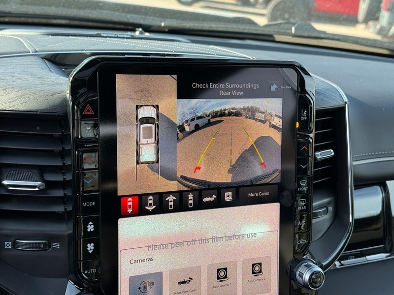 Ram 1500 Vehicle Full-screen Gallery Image 16