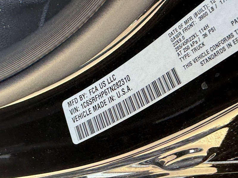 Ram 1500 Vehicle Full-screen Gallery Image 17