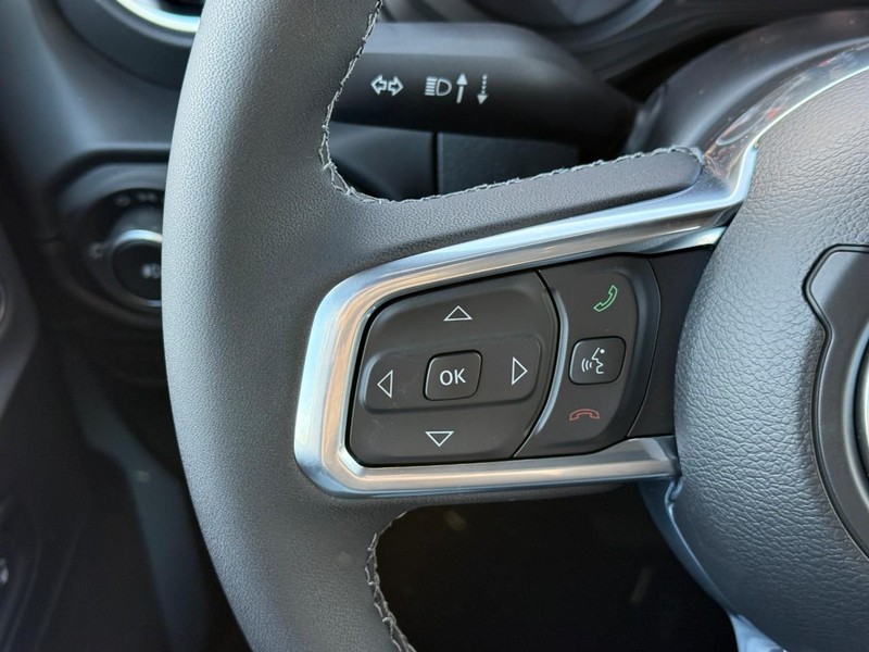 Jeep Wrangler Vehicle Full-screen Gallery Image 13