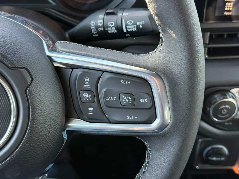 Jeep Wrangler Vehicle Full-screen Gallery Image 14