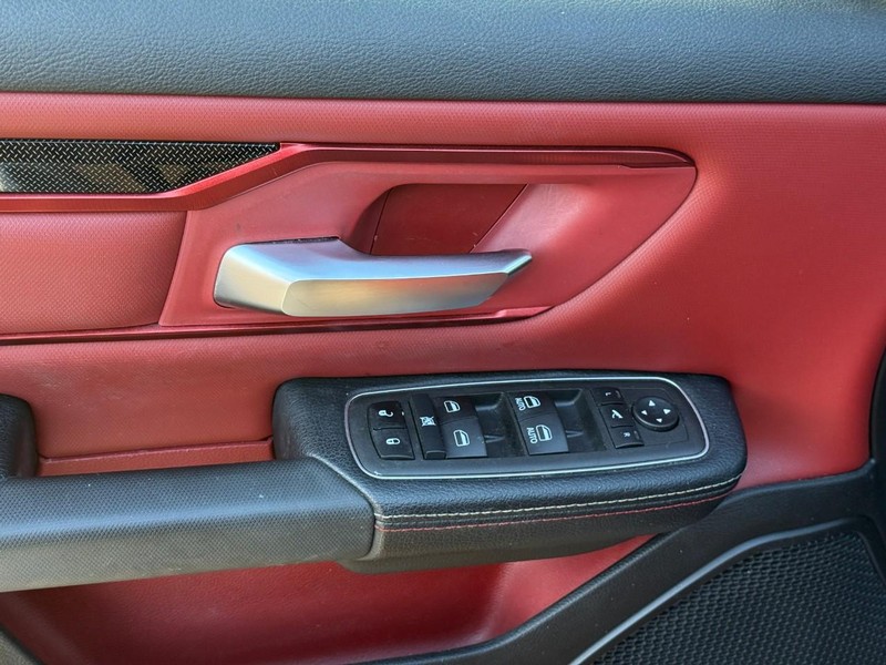 Ram 1500 Vehicle Image 18