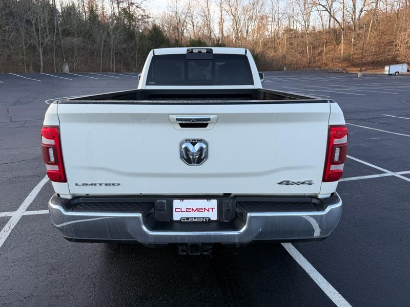 Ram 3500 Vehicle Image 09