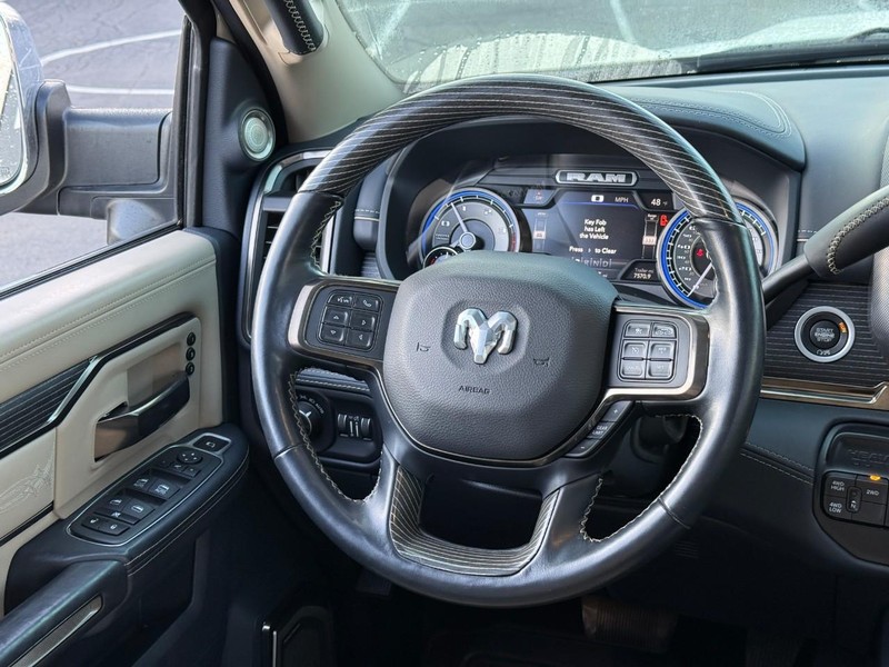 Ram 3500 Vehicle Image 16