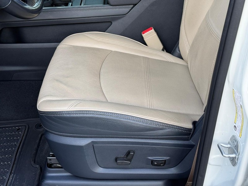 Ram 3500 Vehicle Image 21