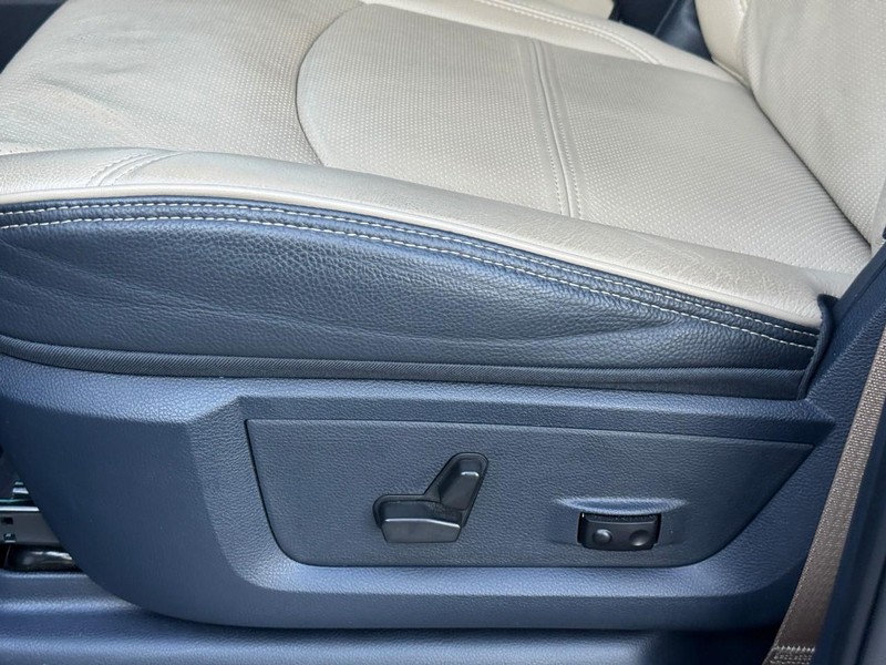 Ram 3500 Vehicle Image 22