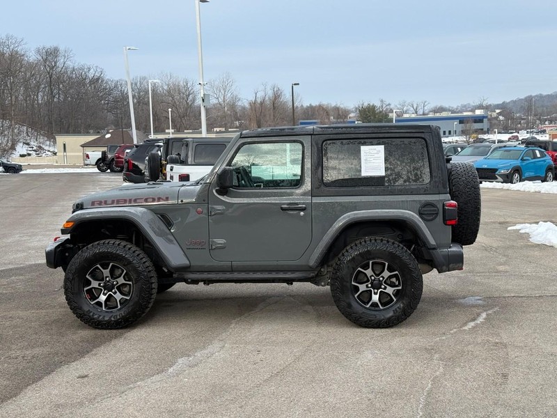 Jeep Wrangler Vehicle Full-screen Gallery Image 2