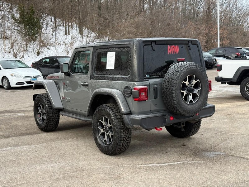 Jeep Wrangler Vehicle Full-screen Gallery Image 3