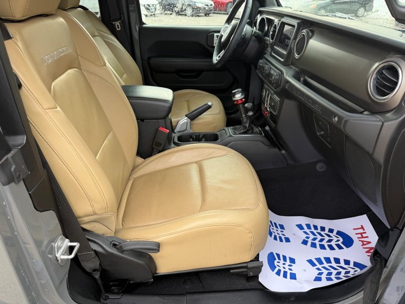 Jeep Wrangler Vehicle Full-screen Gallery Image 10