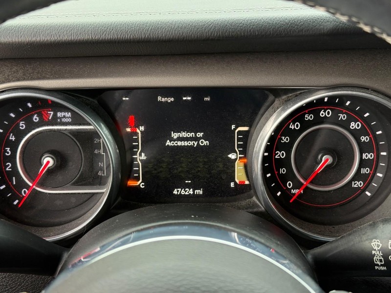 Jeep Wrangler Vehicle Full-screen Gallery Image 18