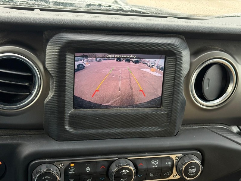 Jeep Wrangler Vehicle Full-screen Gallery Image 21