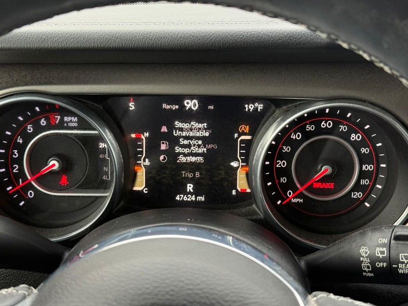 Jeep Wrangler Vehicle Full-screen Gallery Image 22