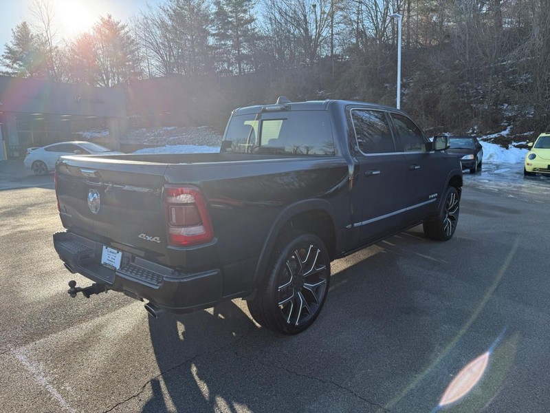 Ram 1500 Vehicle Full-screen Gallery Image 7